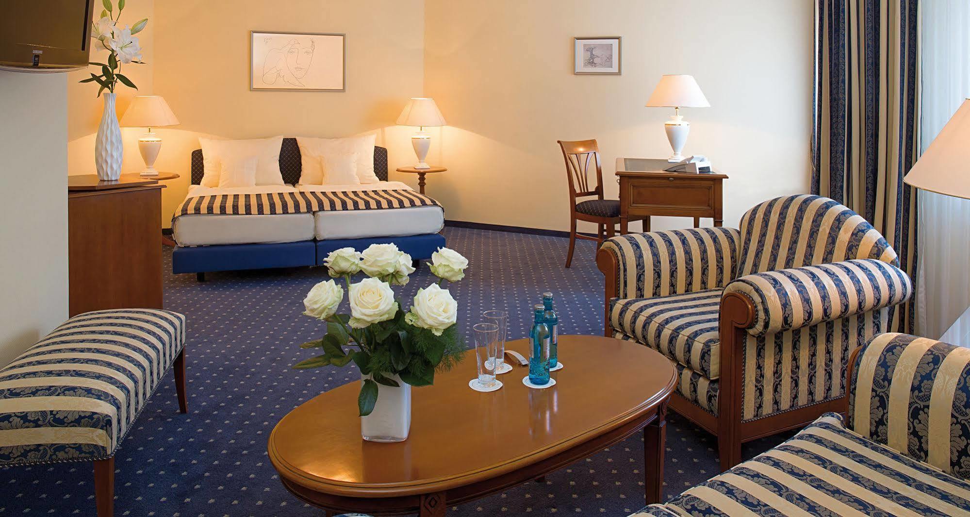 Victor'S Residenz-Hotel ไลป์ซิก ภายนอก รูปภาพ